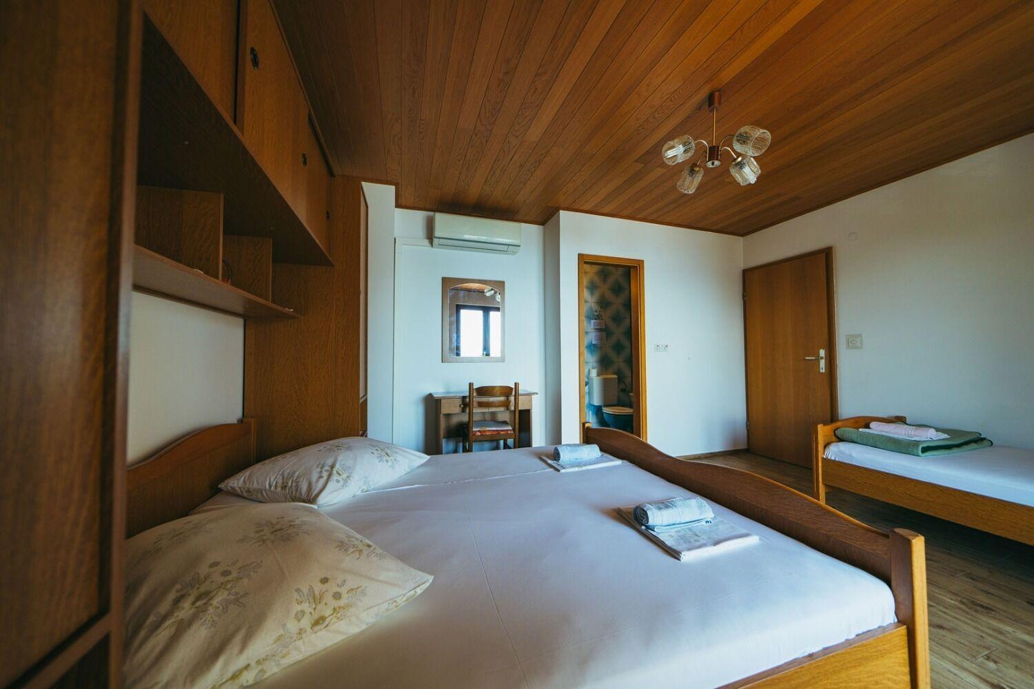Apartments Lovre - Close To The Sea Брела Екстериор снимка