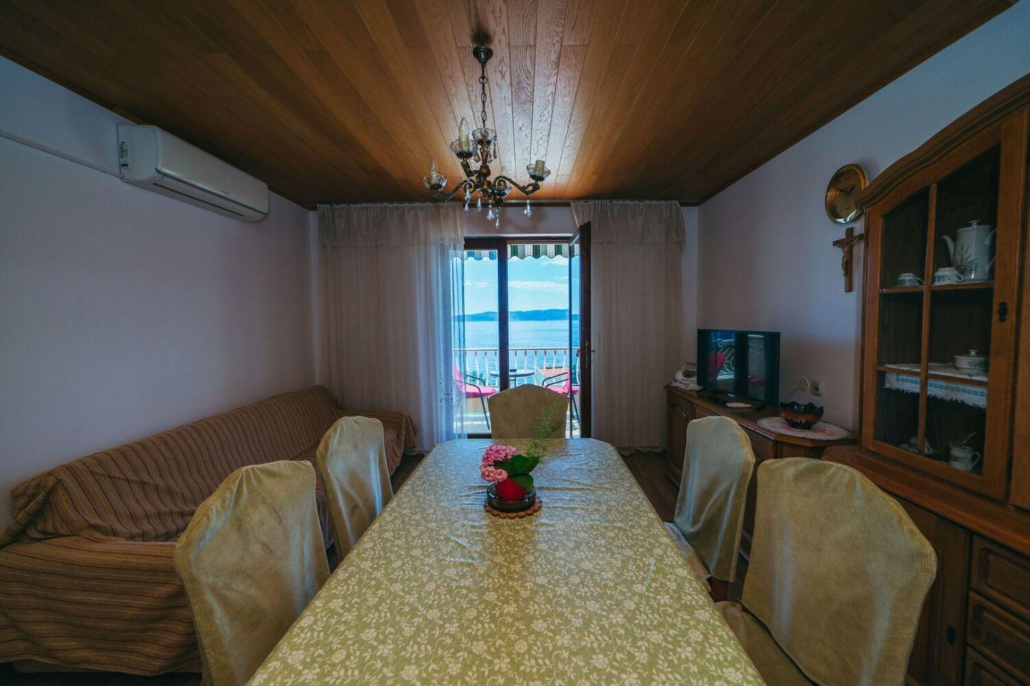 Apartments Lovre - Close To The Sea Брела Екстериор снимка