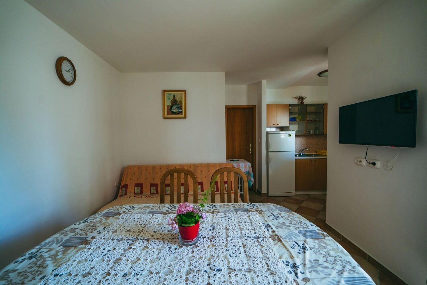 Apartments Lovre - Close To The Sea Брела Екстериор снимка