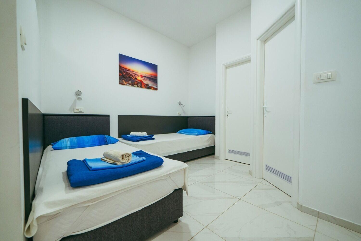 Apartments Lovre - Close To The Sea Брела Екстериор снимка