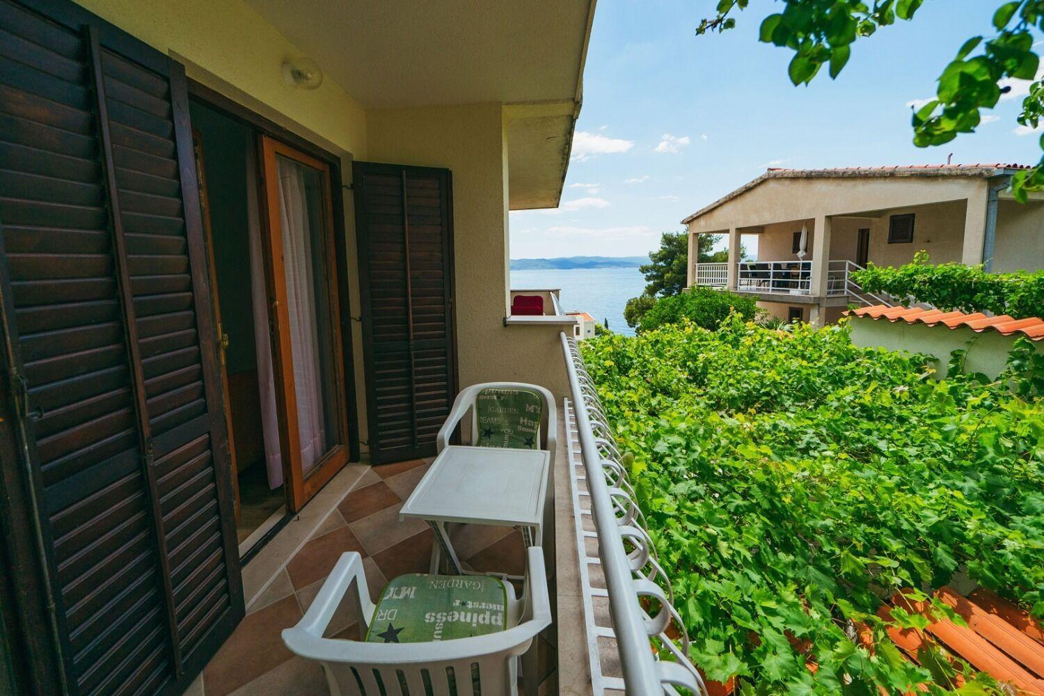 Apartments Lovre - Close To The Sea Брела Екстериор снимка