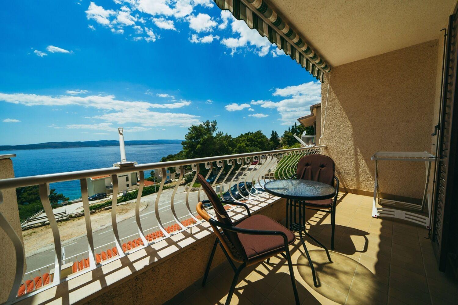 Apartments Lovre - Close To The Sea Брела Екстериор снимка